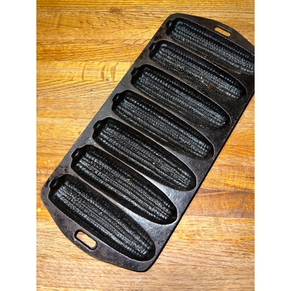 Vintage Cast Iron Cornbread Pan 7 Slot Corn Cobโ Shape Muffin Mold Baking Tray